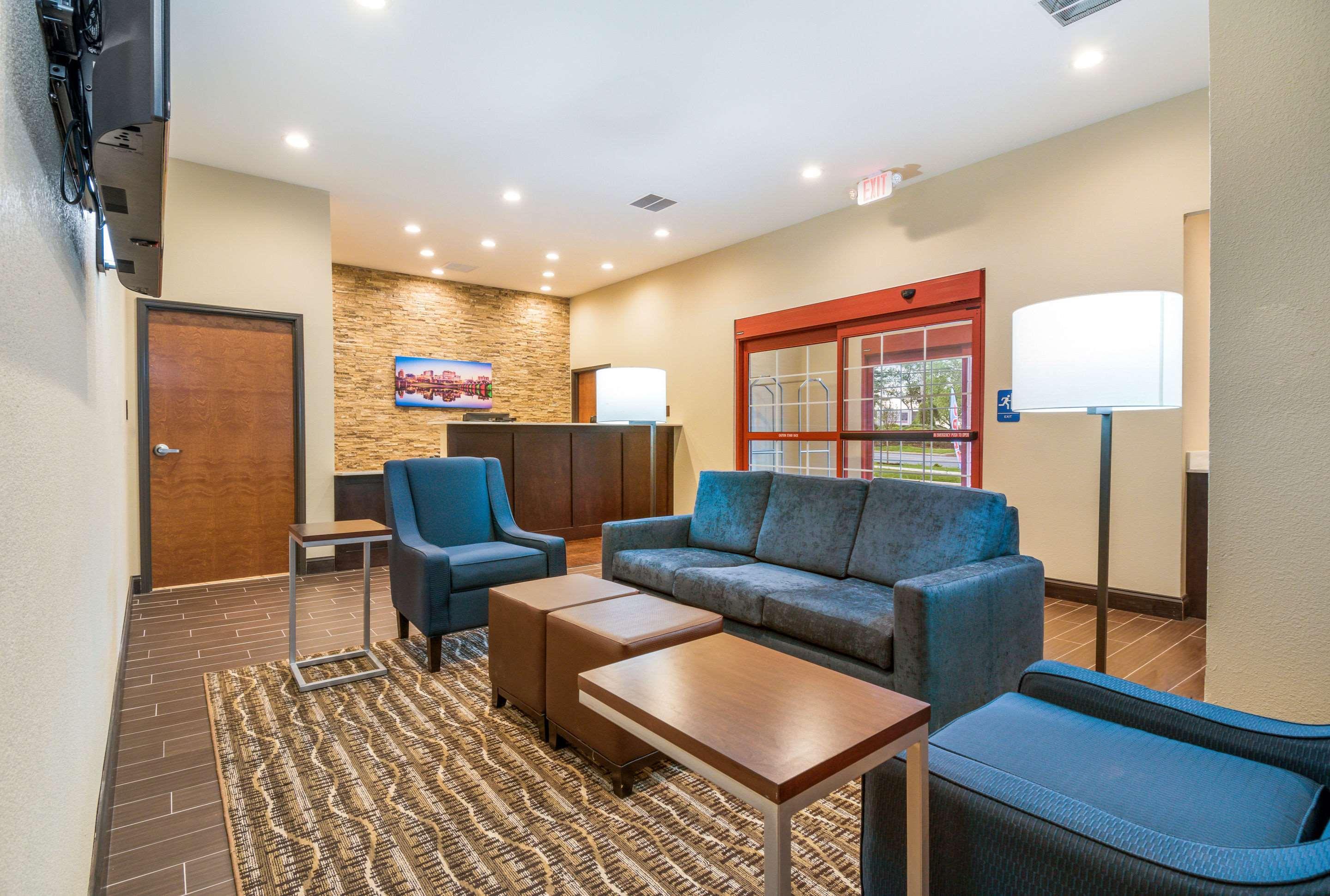 Comfort Inn & Suites Harrisburg - Hershey West Esterno foto