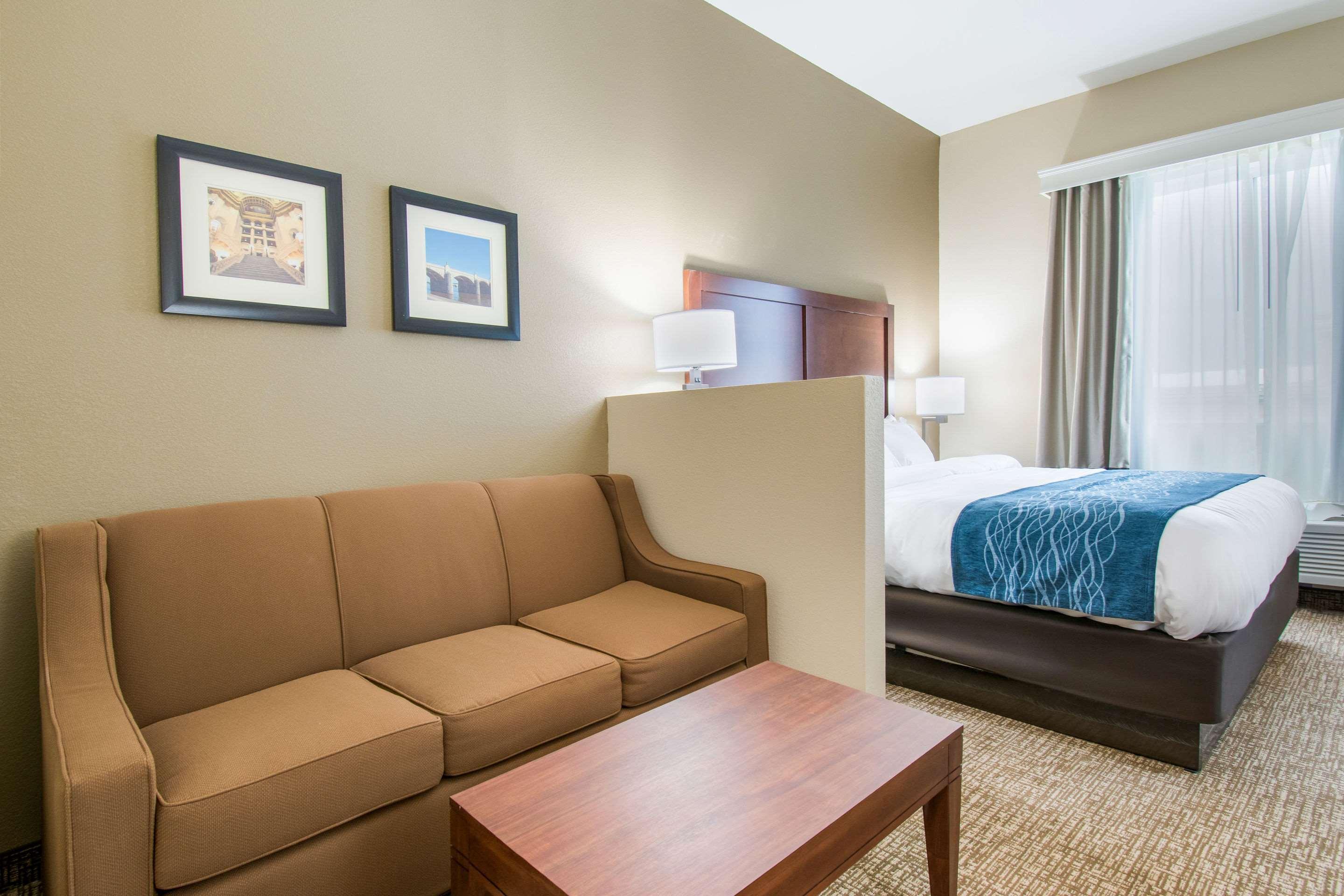 Comfort Inn & Suites Harrisburg - Hershey West Esterno foto