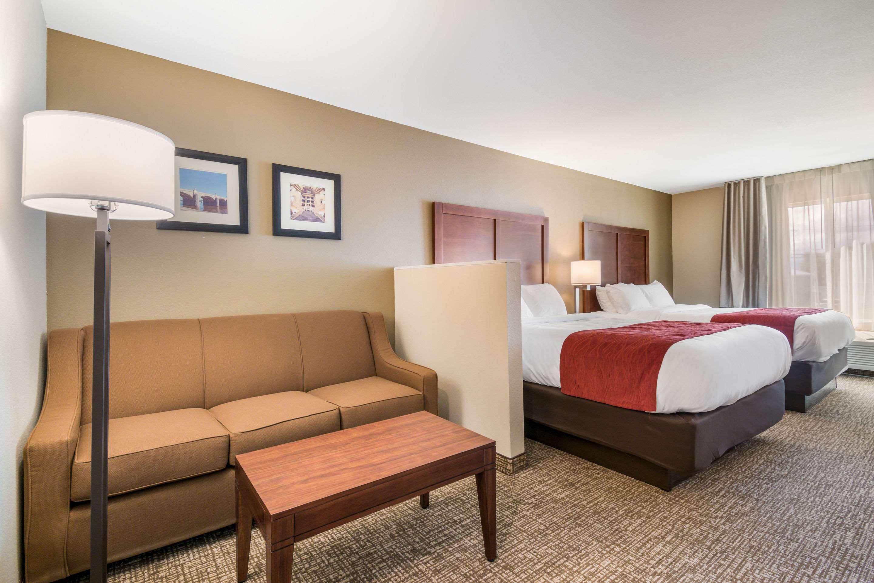 Comfort Inn & Suites Harrisburg - Hershey West Esterno foto