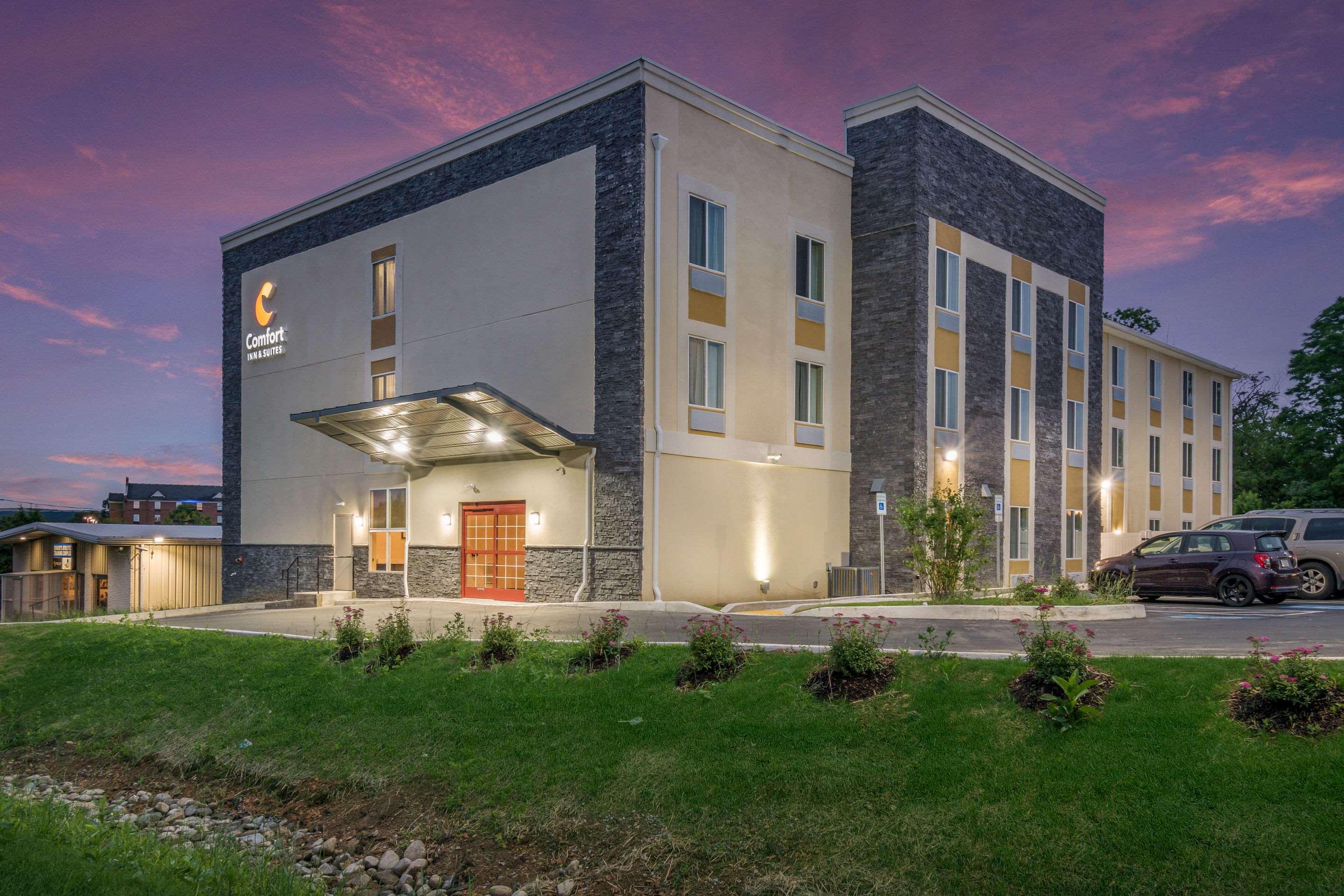 Comfort Inn & Suites Harrisburg - Hershey West Esterno foto