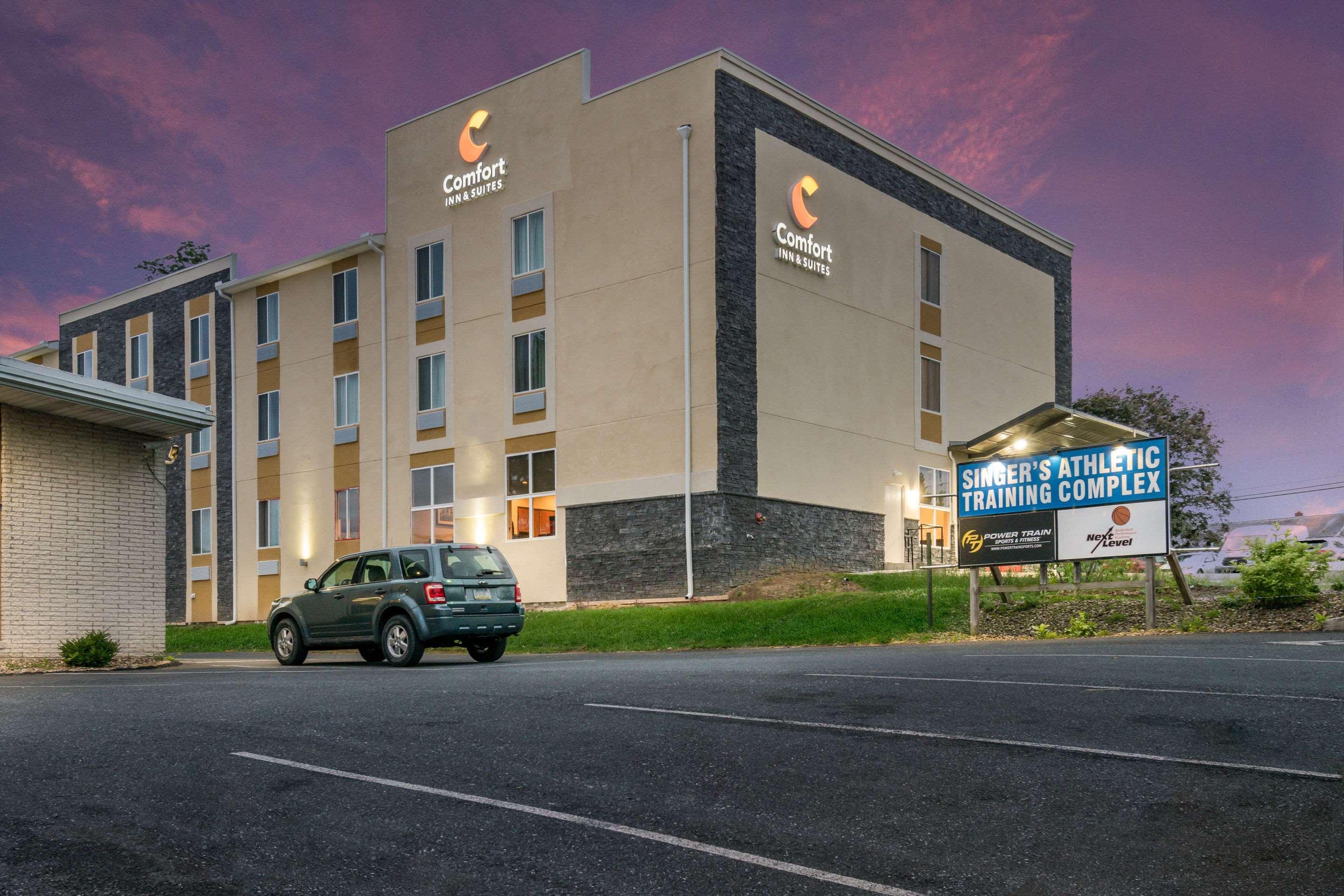 Comfort Inn & Suites Harrisburg - Hershey West Esterno foto